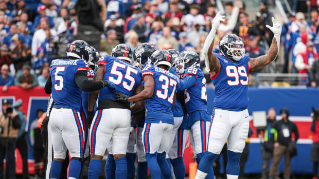 Oct 22, 2023; East Rutherford, New Jersey, USA; New York Giants defensive end Leonard Williams (99) gestures to the crowd before a fourth down during the fourth quarter against the Washington Commanders at MetLife Stadium.